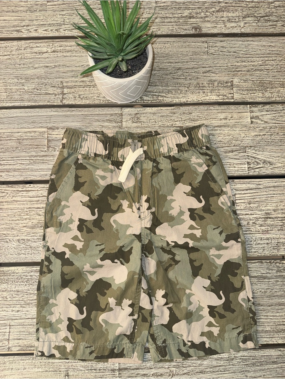 Boys Children's Place Green Camo Cargo Shorts, Sz 10